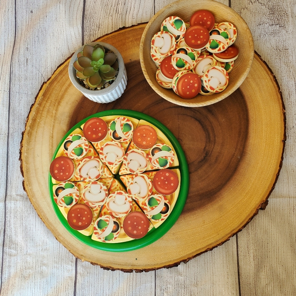Melissa & Doug Wooden Pizza Play Set with Toppings Educational Montessori Toy